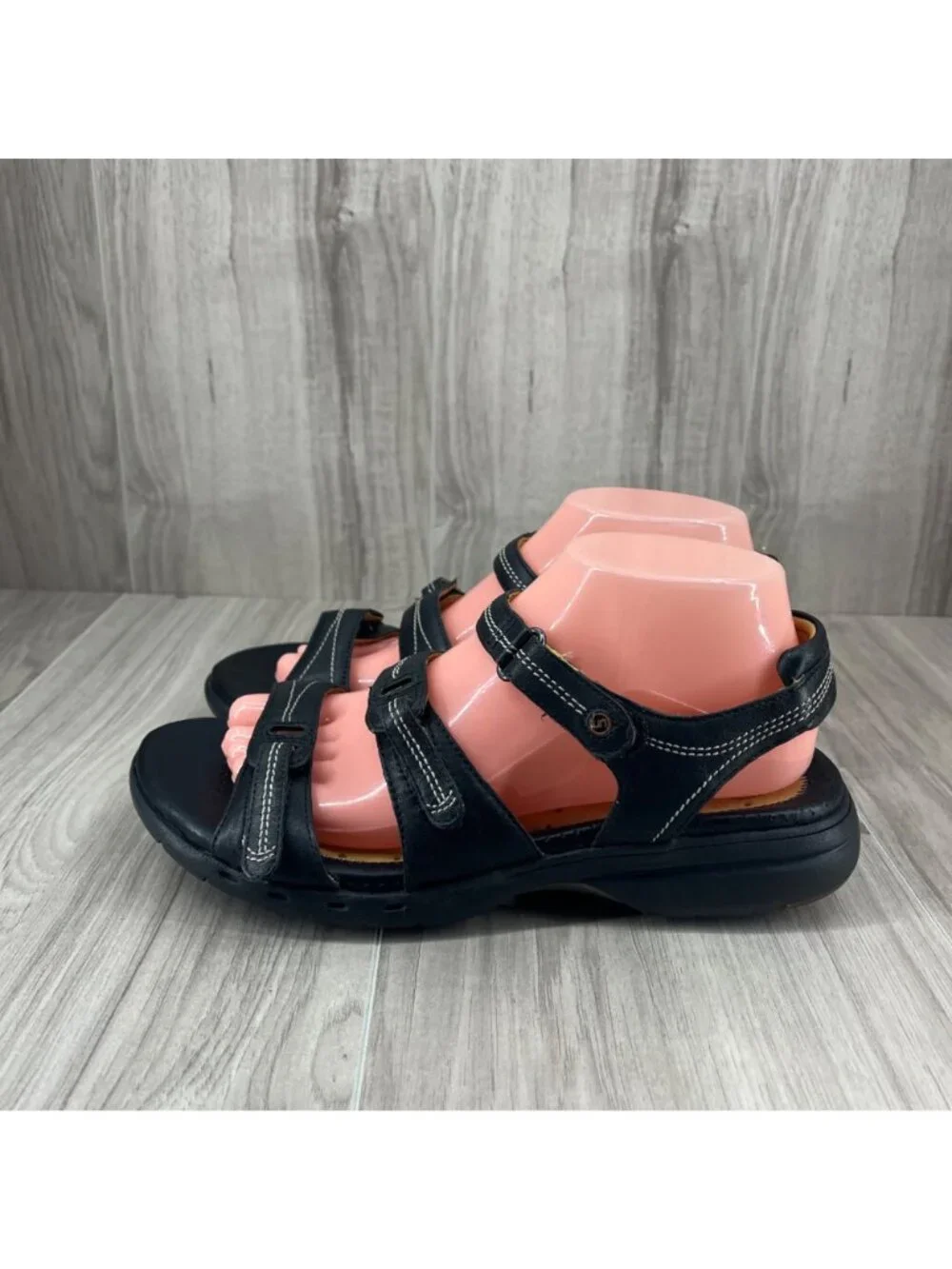 Clarks Sandals Womens 8.5M Black Leather Hook and Loop Strap Shoes